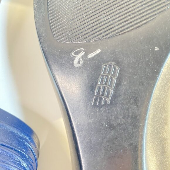 Italian Shoemakers Blue Crisscross Sandals Size 9 - Picture 8 of 11